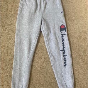 gray champion sweatpants with logo💙❤️🤍